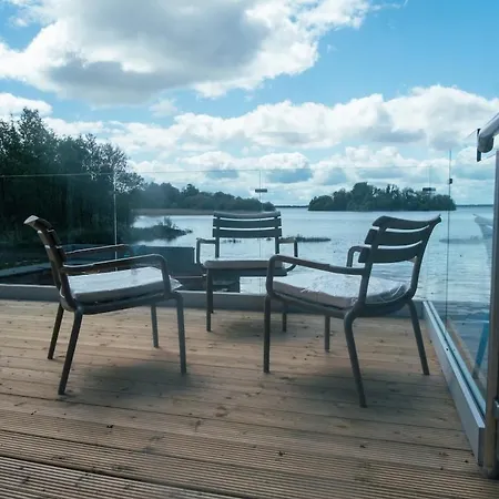 Sheelin Lakehouse Dom wakacyjny *
